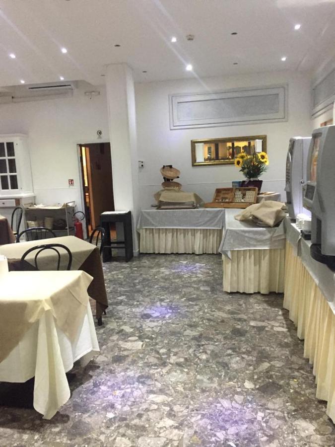 Hotel Piccari Nuova Gestione Rimini Eksteriør billede